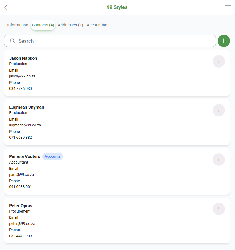 Contacts tab of a customer in the mobile app, listing each contact with job title, email and phone